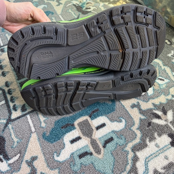 Brooks Adrenaline GTS 23 Running Shoe Men Sz 10 Wide (2E) Green Gecko EUC - Picture 4 of 9